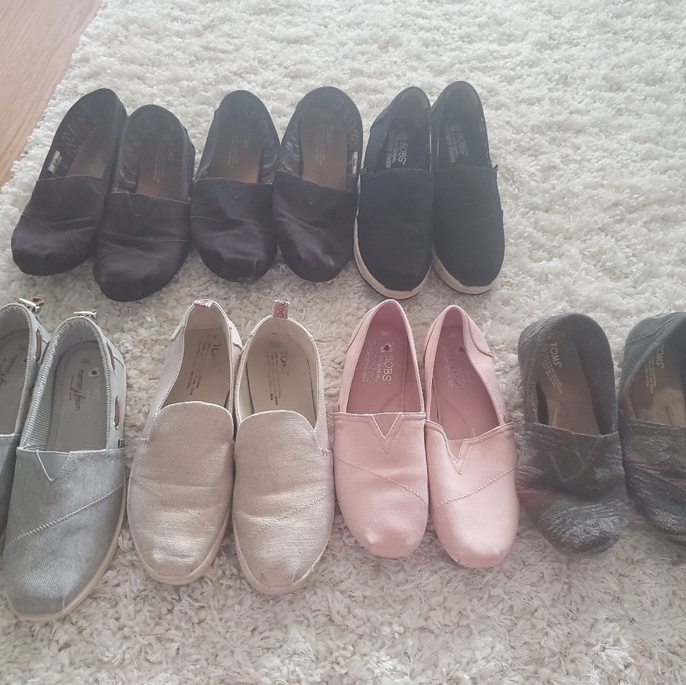Womens Tom's and Bob's size 9